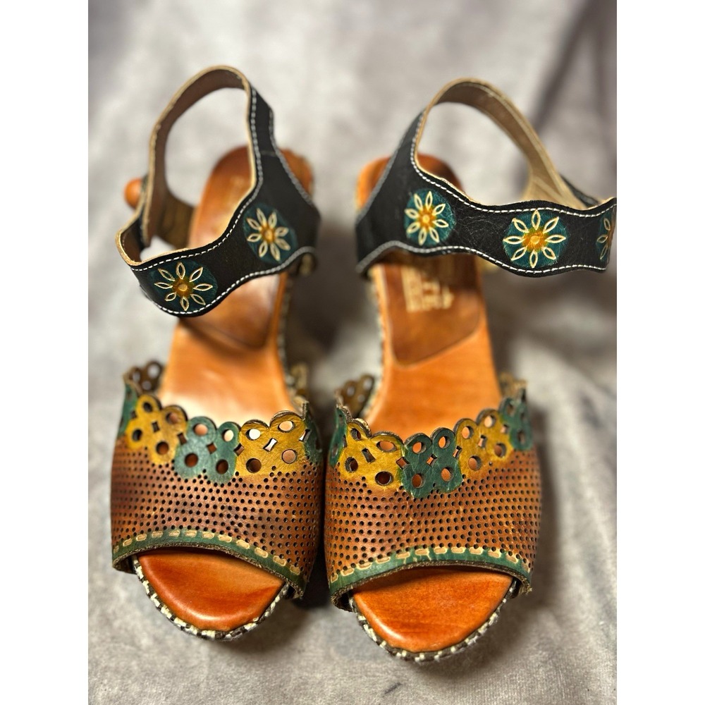 L'Artiste Spring Step Women's 36 Floral Leather Block Heel Sandals Multicolor